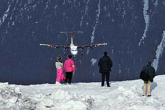 Dash 7 Tyrolean Anflug Courchevel Foto Red Blog AUA