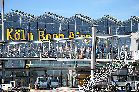 Flughafen Köln-Bonn Passagierbrücke - Foto: Flughafen Köln-Bonn