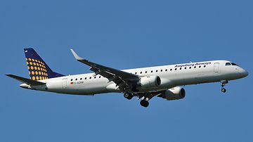 Augsburg Airways Embraer E-190 D-AEMB - Foto: PA / Austrian Wings Media Crew