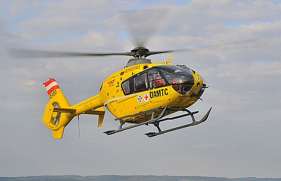 ÖAMTC Notarzthubschrauber Christophorus 2 OE-XEG EC 135 Johann-Paul Brunner letzte Landung am 27. Mai 2015 Foto Huber Austrian Wings Media Crew