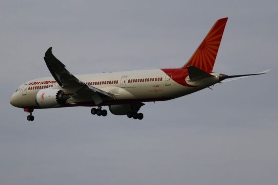 Kevin Schrenk Air India Erstlandung Wien 06042016 Boeing 787 VT-ANE_002 Kevin Schrenk Air India Erstlandung Wien 06042016 Boeing 787 VT-ANE_002