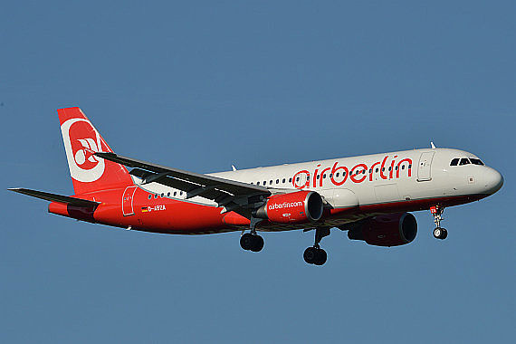 Air Berlin Airbus A320 D-ABZA Foto Huber Austrian Wings Media Crew
