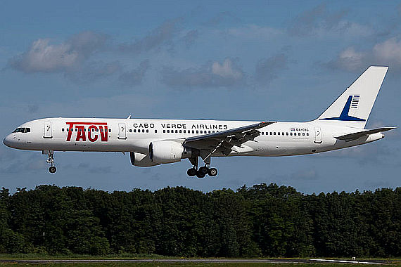 Boeing 757-200 TACV Cabo Verde Airlines Foto Maarten Visser Wiki Commons
