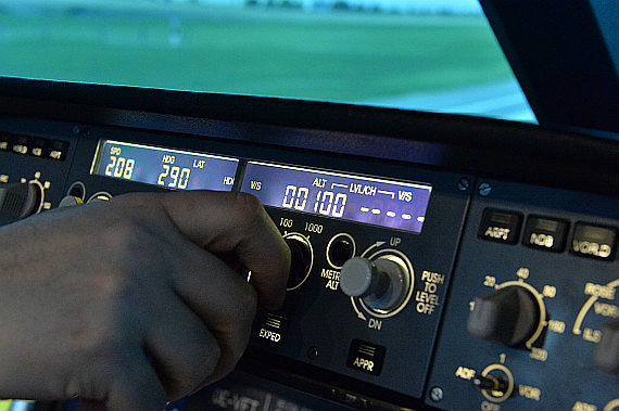 Autopilotenpanel 100 Fuß_1 Foto Huber Austrian Wings Media Crew