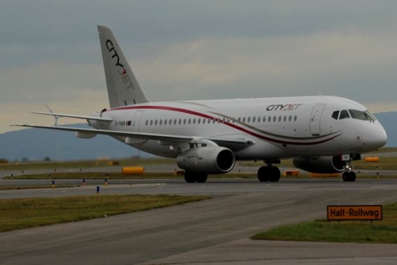 suchoi-superjet-cityjet-ei-fwb-erstlandung-wien-12102016-foto-kevin-schrenk-fuer-austrian-wings_05 suchoi-superjet-cityjet-ei-fwb-erstlandung-wien-12102016-foto-kevin-schrenk-fuer-austrian-wings_05