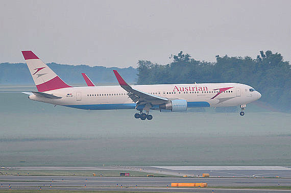 AUA Austrian Airlines Boeing 767-300ER OE-LAT Foto PA Austrian Wings Media Crew