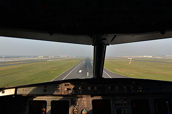 Endanflug Flughafen Frankfurt Landeanflug Cockpit Piloten Duncan Townsend