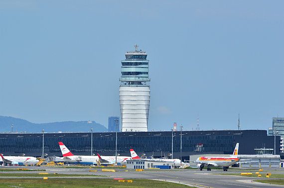 Flughafen Wien Check-in 3 Skylink Tower Symbolbild Sujetbild Foto PA Austrian Wings Media Crew