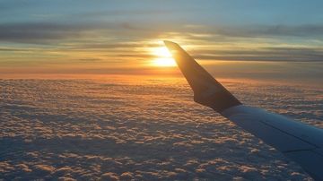 Inselhüpfen_6 Winglet Sonnenuntergang Sonnenaufgang Symbolbild Sujetbild Flugverkehr Verkehrsluftfahrt Foto Roman Maierhofer
