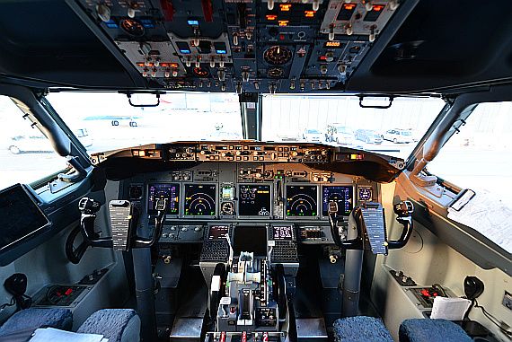 Air Algerie Cockpit Boeing 737-800 Foto PA Austrian Wings Media Crew