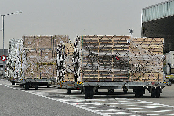 Luftfracht Aircargo Cargo Fracht Symbolbild Sujetbild Flughafen Wien Foto PA Austrian Wings Media Crew