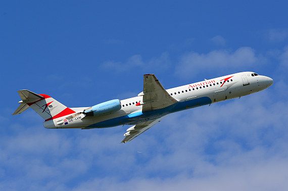 AUA Austrian Airlines Fokker 100 OE-LVM im Steigflug Foto PA Austrian Wings Media Crew