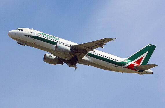 Airbus A320 von Alitalia - Foto: CZ Austrian Wings Media Crew