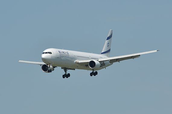 EL AL Israel Airlines Boeing 767-300ER 4X-EAL Foto Huber Austrian Wings Media Crew