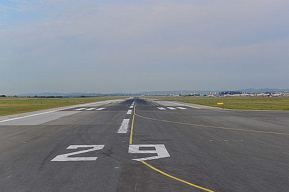 Flughafen Wien Landebahn Piste 29 Symbolbild Sujetbild Foto PA Austrian Wings Media Crew