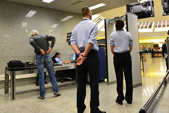 Flughafen Wien Sicherheitskontrolle Siko Security_2 Foto PA Austrian Wings Media Crew