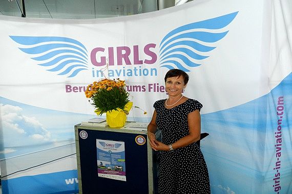 Girls in Aviation Gabriele Metz Foto Franz Zussner