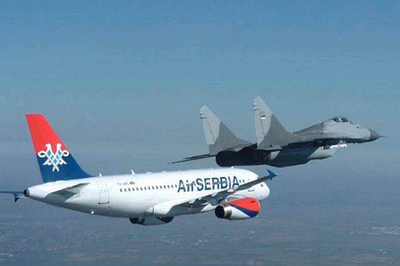 Air Serbia A319 mit MiG 29 Luftwaffe Credit Screenshot YouTube