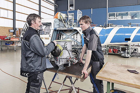 Techniker bei Wucher Helicopter - Foto: Pfanner / Wucher Helicopter