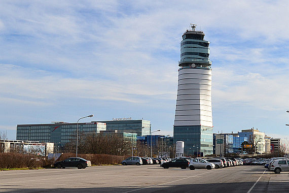 Flughafen Wien mit Tower AUA Hauptbüro und Office Park Symbolbild Sujetbild Foto PA Austrian Wings Media Crew