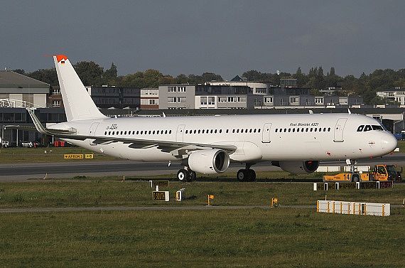 Der erste Airbus A321-200 mit Sharklets (vorl. Reg.: D-AZAK) in Hamburg-Finkenwerder - Foto: D.Weinrich
