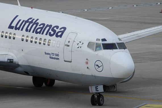 Symbolbild Sujetbild LUfthansa mit Eyebrow Windows Boeing 737 Foto Huber Austrian Wings Media Crew