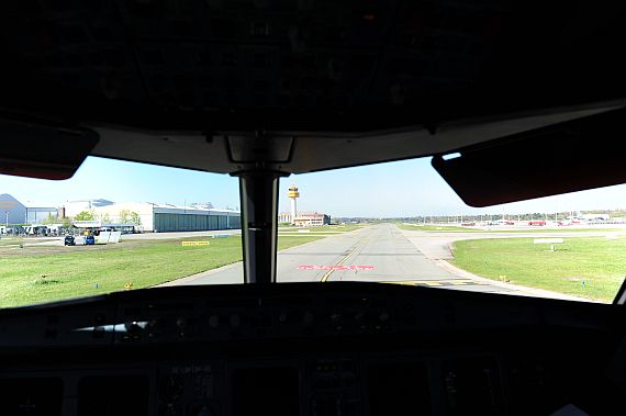 Cockpit Hamburg rollen nach Wien Foto PA Austrian Wings Media Crew