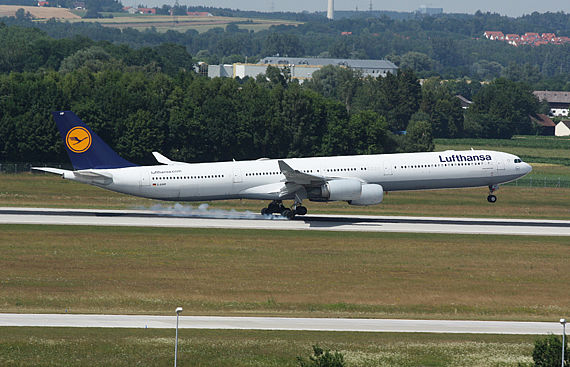Ein Airbus A340-600 der Lufthansa bei der Landung in München - Foto: Christian Zeilinger