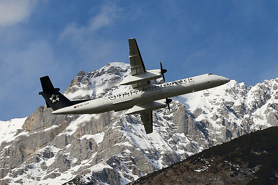 AUA Austrian Airlines Dash 8-400 Bombardier Q400 OE-LGO Star Alliance livery beim Start in Innsbruck - Foto: Christian Zeilinger / Austrian Wings Media Crew