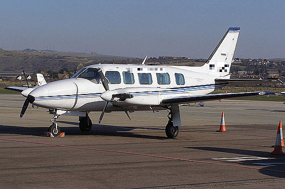 Piper Navajo MilborneOne via Wikipedia