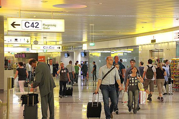 Sujetbild Symbolbild Passagiere Fluggäste VIE - Flughafen Wien Schwechat - C-Gates - Foto: Austrian Wings Media Crew (Aig)