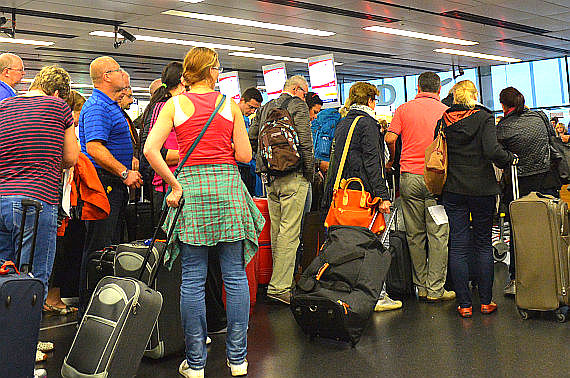 AUA Austrian Airlines Self Check-In Passagiere Foto PA Austrian Wings Media Crew