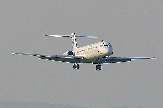 Bulgarian Aircharter MD80 LZ-LDJ_1 Foto PA Austrian Wings Media Crew