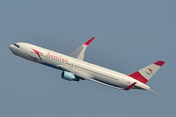 AUA AUstrian Airlines Boeing 767-300ER OE-LAT Symbolbild Sujetbild Foto PA Austrian Wings Media Crew