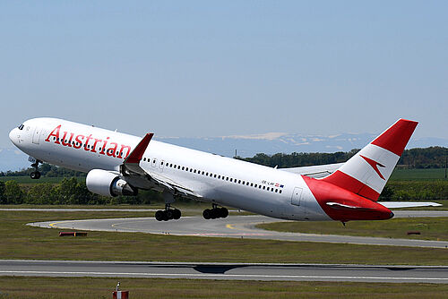 www.austrianwings.info