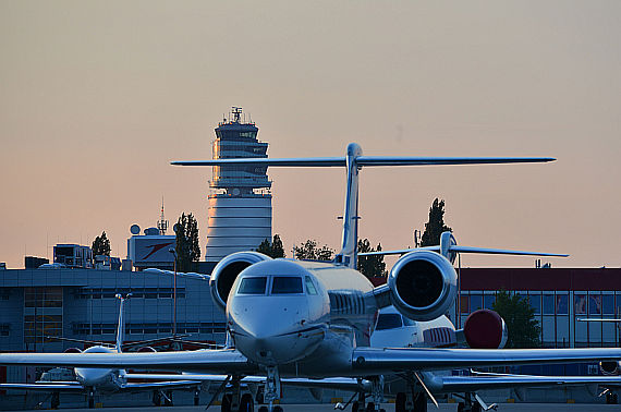 Flughafen Wien Symbolbild Business Executive Jets Aviation Foto PA Austrian Wings Media Crew