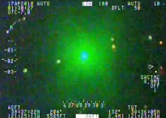 Laserpointer-Attacke auf US-Polizeihubschrauber - Foto: Screenshot YouTube