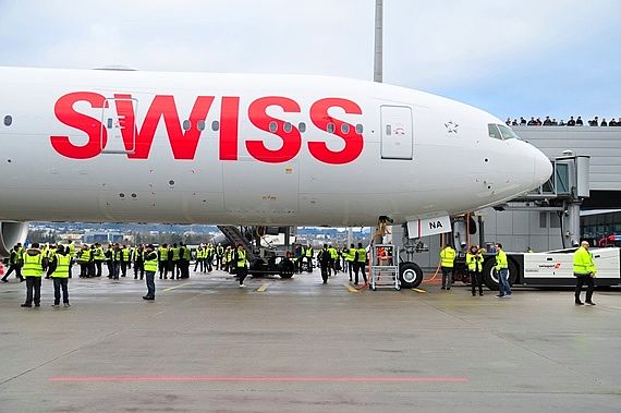 19.Erste SWISS Boeing 777 HB-JNA B777_Copyright Andy Herzog