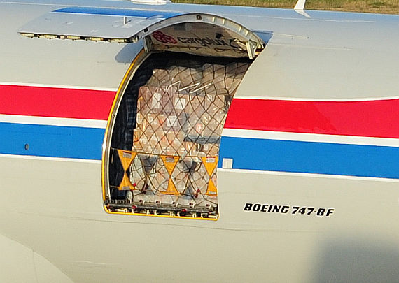 Luftfracht Air Cargo Symbolbild Sujetbild Foto PA Austrian Wings Media Crew