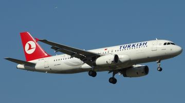 TC-JPL Turkish Airlines A320 Foto Huber Austrian Wings Media Crew