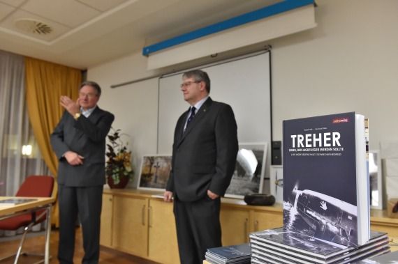 Buch Buchpräsentation Treher Foto Huber Austrian Wings Media Crew