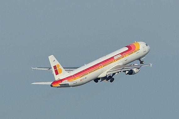 Iberia Airbus A321 EC-JDM_1 Foto PA Austrian Wings Media Crew