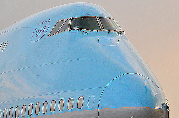 Korean Air 747 Cockpit Closeup Jumbo Verkehrsflugzeug Symbolbild Sujetbild Foto PA Austrian Wings Media Crew
