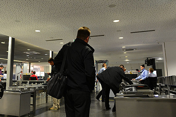 Flughafen Wien Security Sicherheitskontrolle C-Gates Foto PA Austrian Wings Media Crew