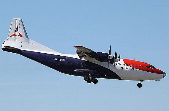 AN-12 von Air Armenia beim Landeanflug (Symbolbild) - Foto: Peter Bakema / Wiki Commons