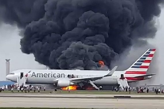 american-airlines-737-800-engine-fire-chicago-28102016-screenshot-youtube
