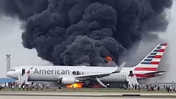 american-airlines-737-800-engine-fire-chicago-28102016-screenshot-youtube