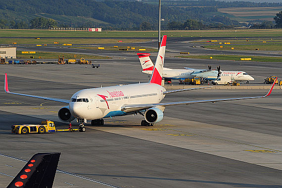 AUA Austrian Airlines Boeing 767-300ER OE-LAY beim Pushback Push back Foto PA Austrian Wings Media Crew
