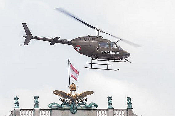 Bundesheer OH-58 Kiowa Heldenplatz 2014 Start_1 Foto Markus Dobrozemsky