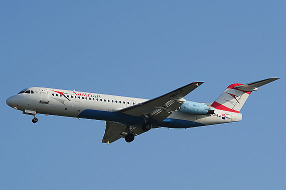 AUa AUstrian Airlines Airbus Fokker 100 OE-LVI im Anflug Piste 34 Foto PA Austrian Wings Media Crew